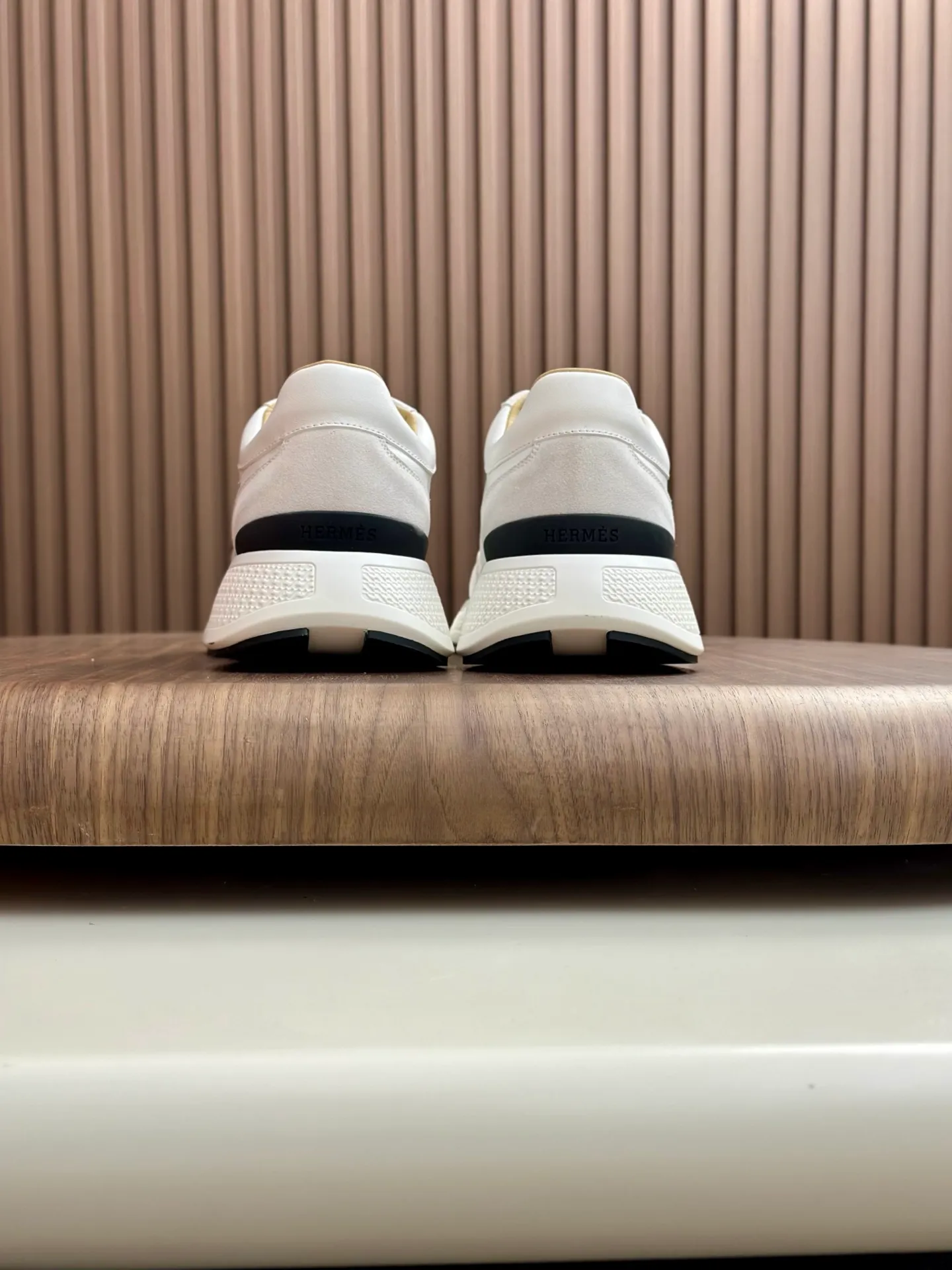 [HERMES] Hermès men's shoes 💰840💰 - High-end quality original order - Upper: 🔝 tumbled calfskin, brand canvas cloth, shoe body sewn with ´H´ pattern - Lining: water-dyed cowhide - Outsole: ultra-light T men's shoes 💰U foam rubber; two-color molded outsole - Ultra-high quality control, fine workmanship: highlighted (high-end, luxury, grade) -Size :39-44 (38, 45, can be customized)